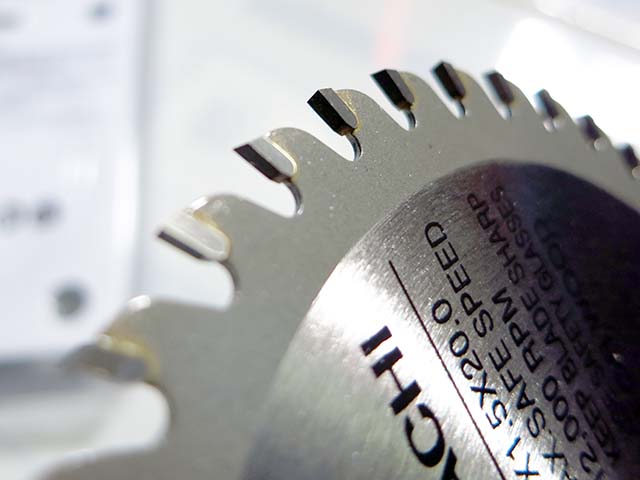 Những Điều Cần Lưu Ý Khi Sử Dụng Lưỡi Cưa Vòng
